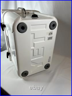 YETI Roadie 20 YR20W White Cooler With Handle Super Strong Design