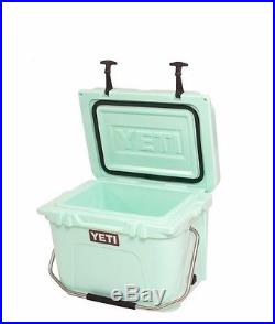 YETI Roadie 20QT Ice Chest Stays Cold Hard Side No Sweat Seafoam Color Cooler