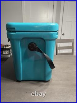 YETI Roadie 24 Aquifer Blue 22 Quart Hard Cooler Discontinued