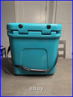 YETI Roadie 24 Aquifer Blue 22 Quart Hard Cooler Discontinued