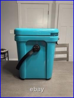 YETI Roadie 24 Aquifer Blue 22 Quart Hard Cooler Discontinued