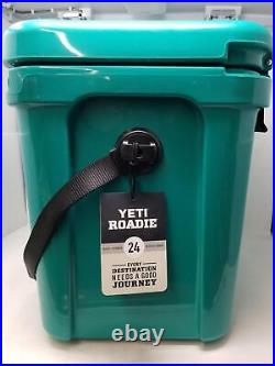 YETI Roadie 24 Cooler, Aquifer Blue (B)