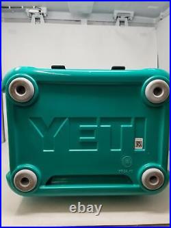 YETI Roadie 24 Cooler, Aquifer Blue (B)