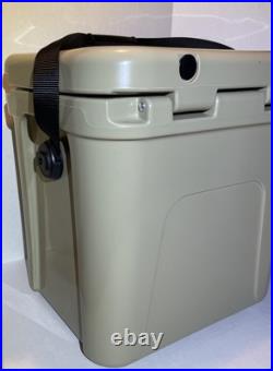 YETI Roadie 24 Cooler Handle Dual Latch Insulated Tan