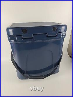 YETI Roadie 24 Hard Cooler Navy Blue Clean