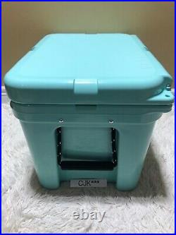 YETI TUNDRA 35 HARD COOLER LTD EDITION SEAFOAM! WithDRY GOODS BASKET, SEE PICS