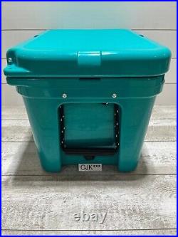 YETI TUNDRA 35 Hard Cooler LTD ED AQUIFER BLUE! NEW witho tags + DRY GOODS BSKT