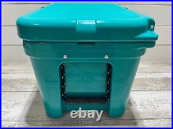 YETI TUNDRA 35 Hard Cooler LTD ED AQUIFER BLUE! NEW witho tags + DRY GOODS BSKT