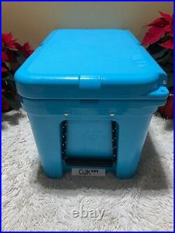 YETI TUNDRA 45 HARD COOLER withDRY GOODS BASKET-VERY RARE? LTD ED? REEF BLUE