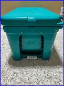 YETI TUNDRA 65 HARD COOLER LTD EDITION-AQUIFER BLUE! WithDRY GOODS BASKET SEE PICs