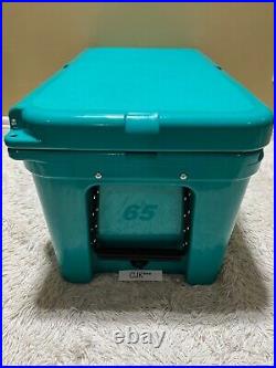 YETI TUNDRA 65 HARD COOLER LTD EDITION-AQUIFER BLUE! WithDRY GOODS BASKET SEE PICs