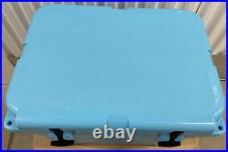 YETI Tundra 35 Cooler, REEF BLUE- Used Limited Edition Color- Hard To Find