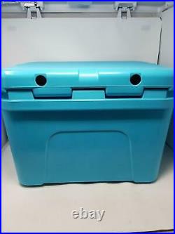 YETI Tundra 35 Cooler, Reef Blue