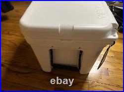 YETI Tundra 35 Cooler White NEW OPEN BOX