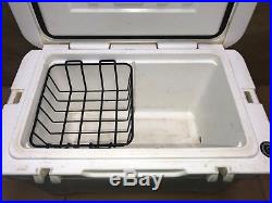 YETI Tundra 45 45-Quart Cooler withinsert tray