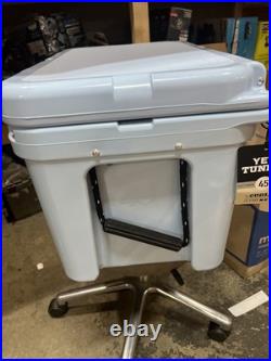 YETI Tundra 45 Cooler Big Sky Blue FREE SHIPPING
