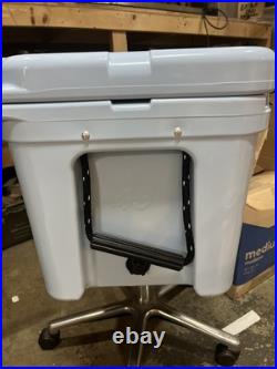 YETI Tundra 45 Cooler Big Sky Blue FREE SHIPPING