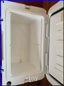 YETI Tundra 45 Cooler Coors Light LIMITED EDITION New With Tags RARE