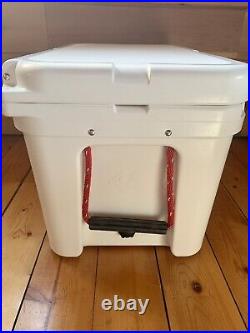 YETI Tundra 45 Cooler Coors Light LIMITED EDITION New With Tags RARE