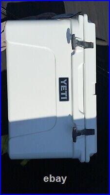 YETI Tundra 45 Cooler NEW With Tags