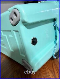 YETI Tundra 45 Hard Cooler Limited Edition Discontinued Color Seafoam