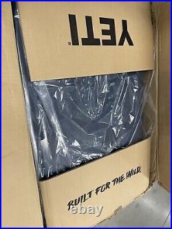 YETI Tundra 45 Navy Blue Cooler Used Store Display Nice! In Original Box