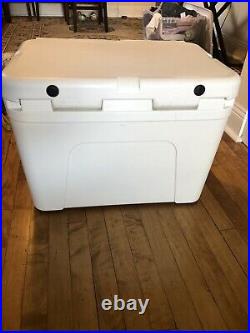YETI Tundra 50 Insulated Chest Cooler, White Rare Discontinued Size With Basket