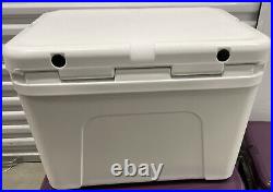 YETI Tundra 50 NEW EXTREMELY RARE white Classic Original Cooler. Awesome