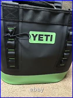 Yeti Camino Carryall 35 CANOPY GREEN Tote Bag