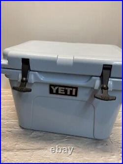 Yeti Cooler Roadie 20 Ice Blue Cooler Discontinued Retired #3716