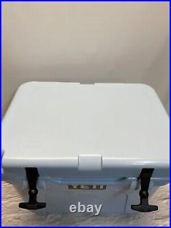 Yeti Cooler Roadie 20 Ice Blue Cooler Discontinued Retired #3716