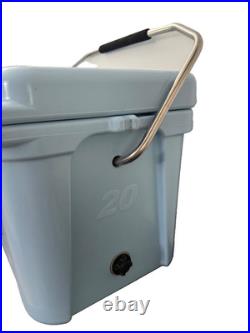 Yeti Cooler Roadie 20 Ice Blue Cooler Discontinued Retired #3716