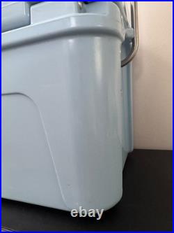 Yeti Cooler Roadie 20 Ice Blue Cooler Discontinued Retired #3716
