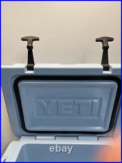 Yeti Cooler Roadie 20 Ice Blue Cooler Discontinued Retired #3716