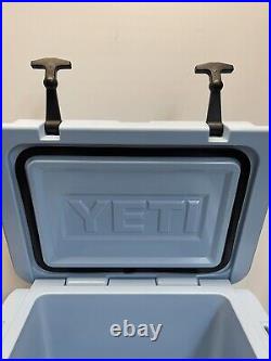 Yeti Cooler Roadie 20 Ice Blue Cooler Discontinued Retired #3716