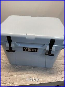 Yeti Cooler Roadie 20 Ice Blue Cooler Discontinued Retired #3716