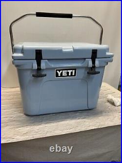 Yeti Cooler Roadie 20 Ice Blue Cooler Discontinued Retired #3716