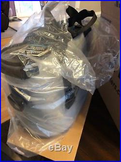 Yeti Hopper 30 Portable Cooler New in Box Fog Gray/Tahoe Blue