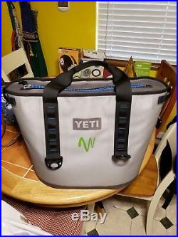 Yeti Hopper 30 Rugged Soft-sided Leakproof Ice Chest Cooler Gray