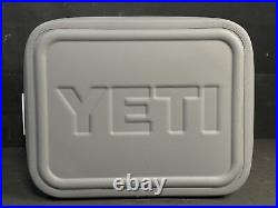 Yeti Hopper Flip 12 Soft-Sided Cooler Navy New Open Box