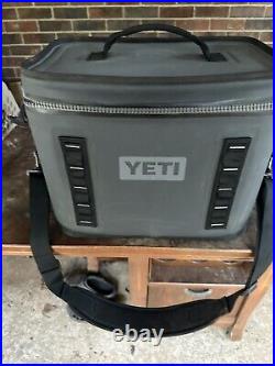 Yeti Hopper Flip 18 Soft Sided Cooler- Charcoal