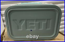 Yeti Hopper Flip 8 Soft Cooler Aquifer Blue Limited Edition Store Display Used