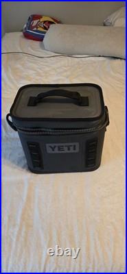 Yeti Hopper Flip 8 Soft Cooler Charcoal (18010130001)