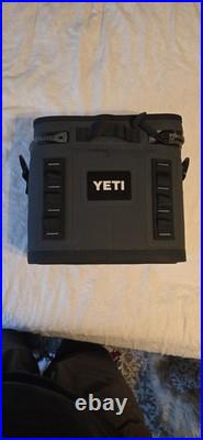 Yeti Hopper Flip 8 Soft Cooler Charcoal (18010130001)