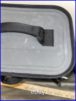 Yeti Hopper Flip 8 Soft Cooler Charcoal GUC (18010130001)