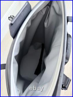 Yeti Hopper M20 Soft Backpack Cooler Black, Leakproof, Portable Ice Chest NWOT