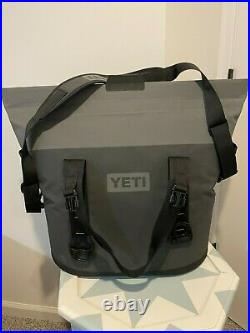 Yeti Hopper M30 Soft Cooler Charcoal Used 10 times great condition