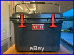 Yeti Roadie 20 CHARCOAL Cooler, Discontinued, RARE withRED Latches and Sticker