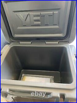 Yeti Roadie 20 Charcoal Cooler Limited Edition Color NEW