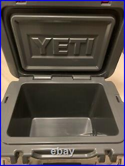 Yeti Roadie 20 Cooler Charcoal Red Tag and Emblem